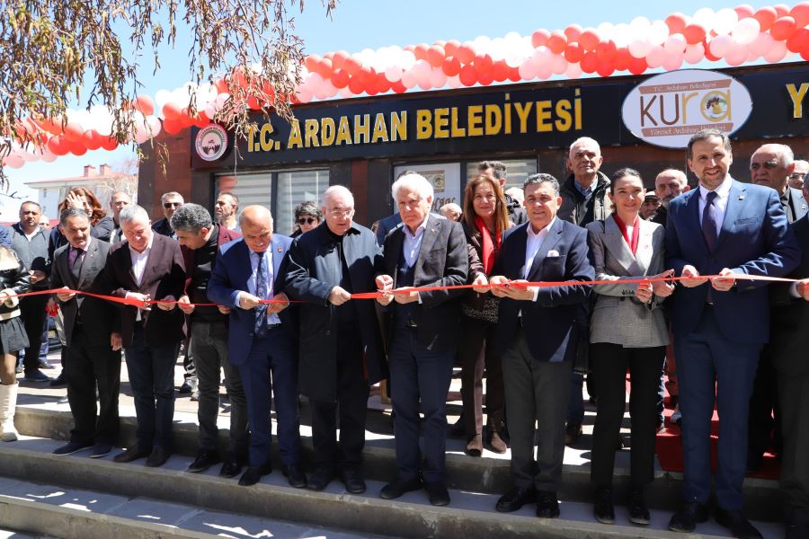 Ardahan Belediye Başkanı Faruk Demir, Ardahan’ın yöresel ürünlerini Türkiye ve dünya markası yapacağını söyledi.